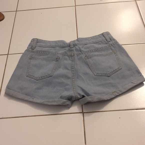 *BOGO 50%*Light wash high waist jean shorts - Picture 3 of 4